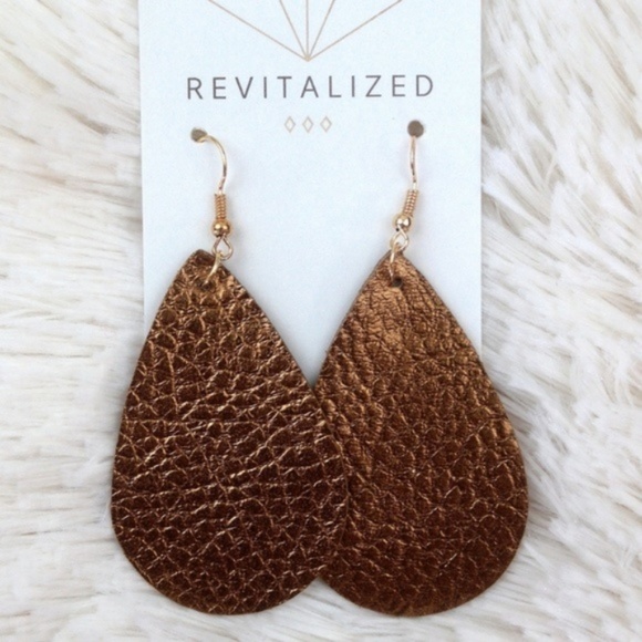 🌻 LAST ONE • Leather Teardrop Earrings - Picture 3 of 3